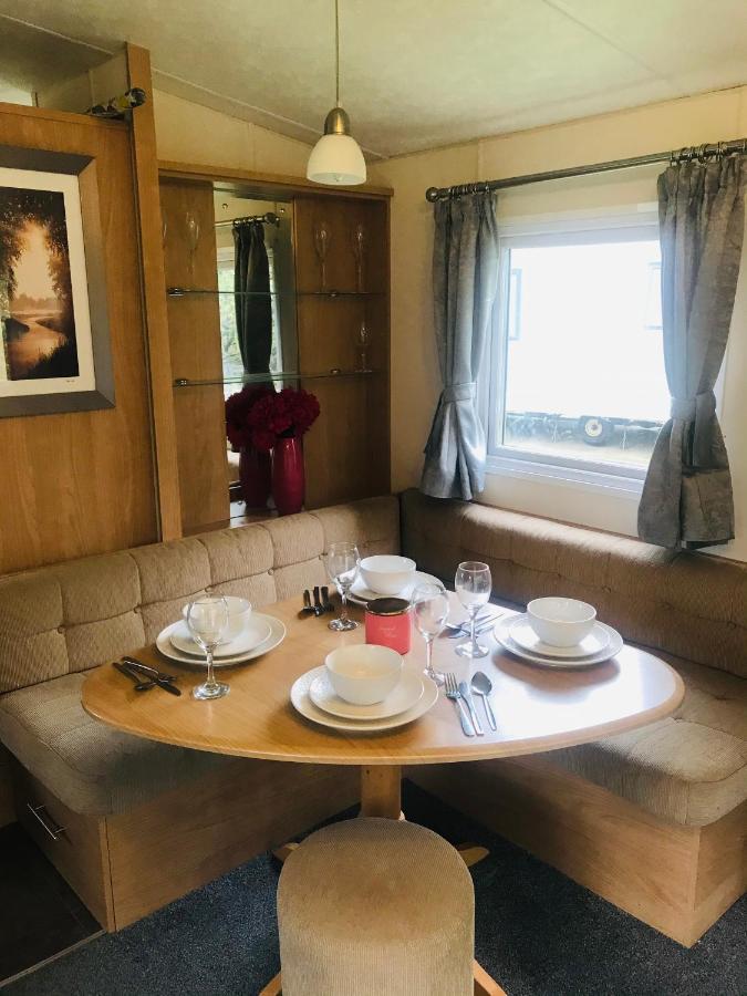 Turnberry Caravan Quiet Peaceful Location Near Golf Spas And Beaches Girvan Eksteriør billede